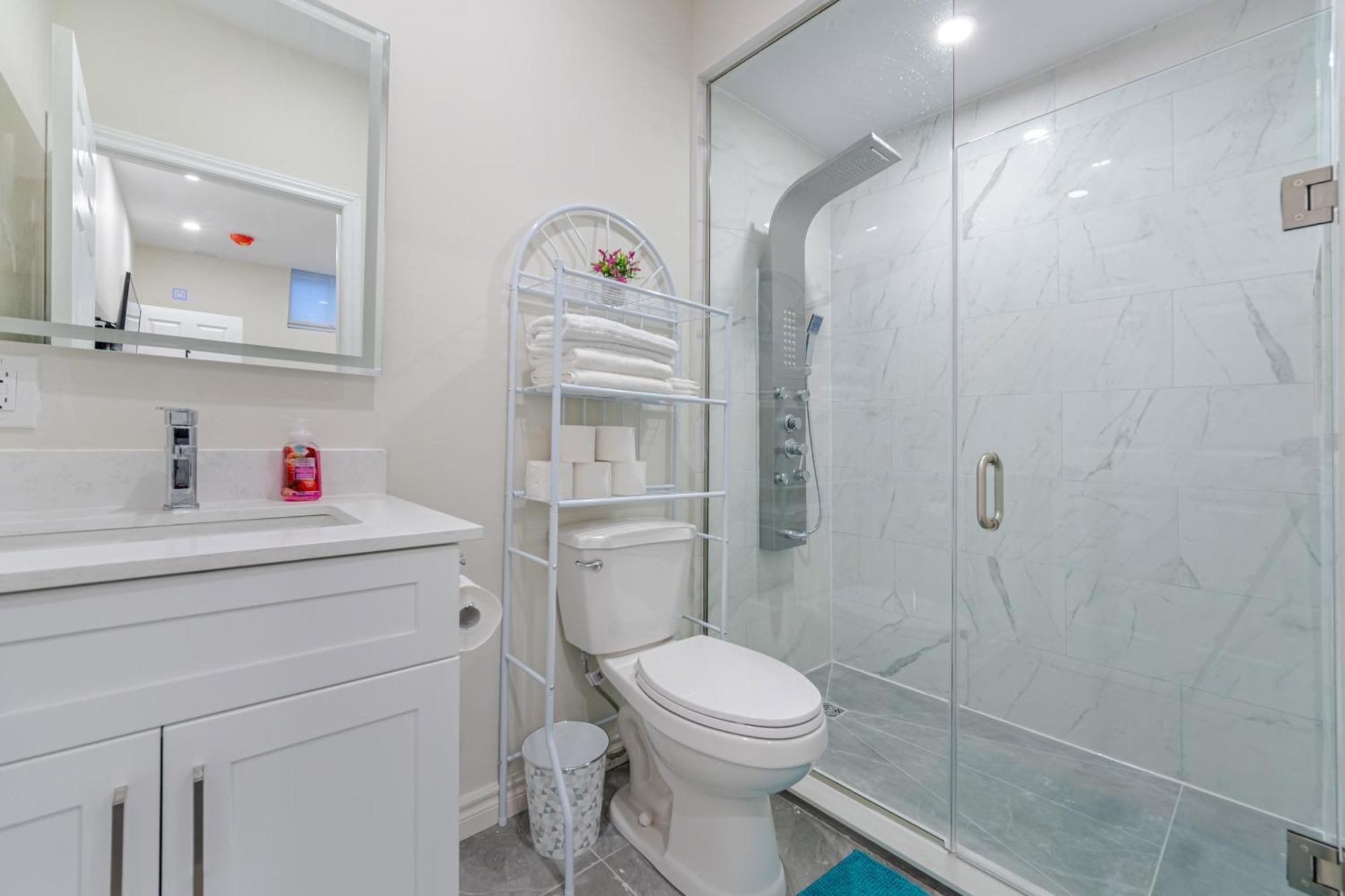 Private Basement Bedrooms In Oakville Exterior foto